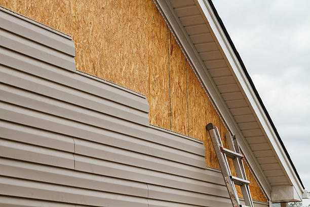 Professional Fiber Cement Siding technician working in Ormond Beach, FL